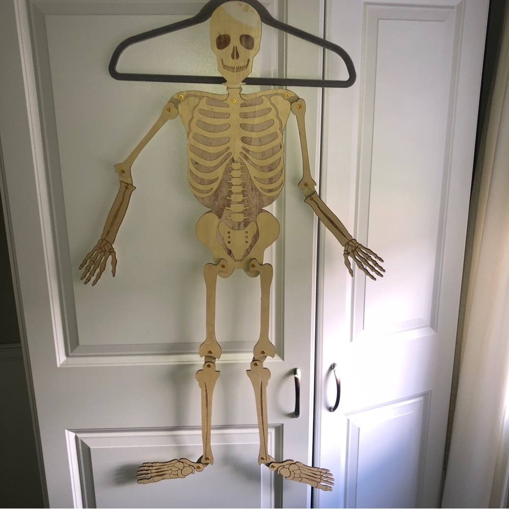 Poseable Wooden hanging skeleton Halloween‎ Prop Decoration